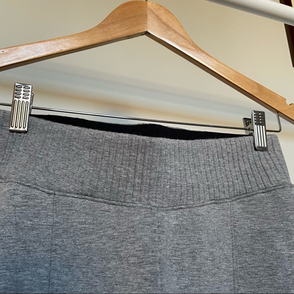 Lululemon Limited Edition Grey Culottes (wide leg capri) - Picture 4 of 4